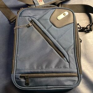 FUL tablet bag messenger carry bag padded 13 X 9 “ blue